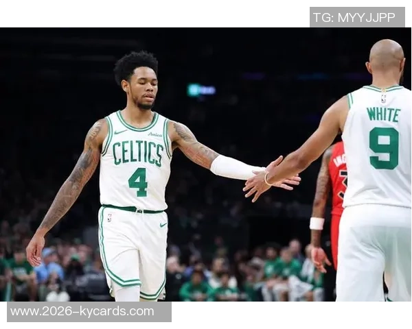 安芬尼西蒙斯表现出色16投10中砍下23分助球队迎战困难局面